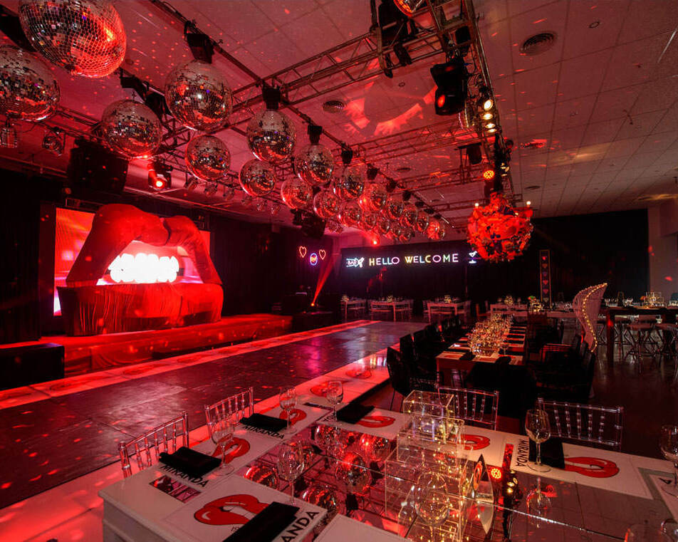 Vuelven a habilitar los salones de fiestas pero sin pachanga