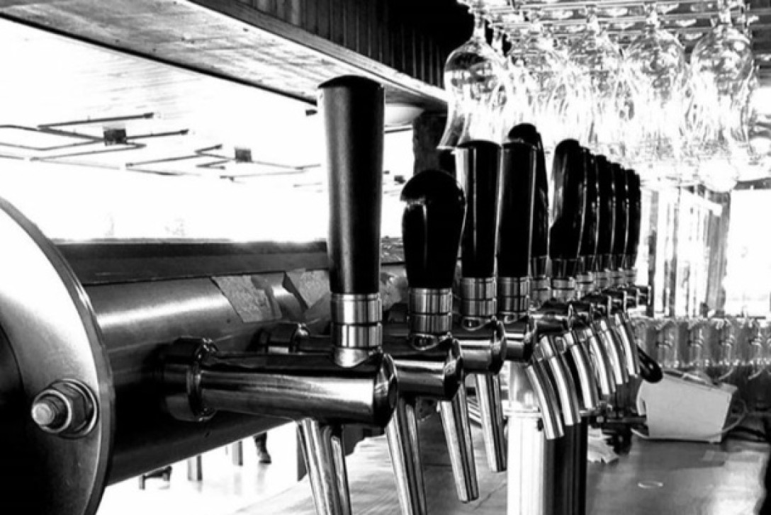 Imagen de De continuar las medidas restrictivas, diciembre y enero definir&aacute;n la continuidad de bares y restaurantes.