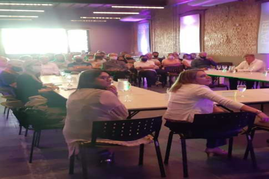 Imagen de AEHGAR E INTA LLEVARON A CABO UN CONVERSATORIO ENTRE PRODUCTORES REGIONALES, GASTRON&Oacute;MICOS y ESPECIALISTAS EN ALIMENTACI&Oacute;N