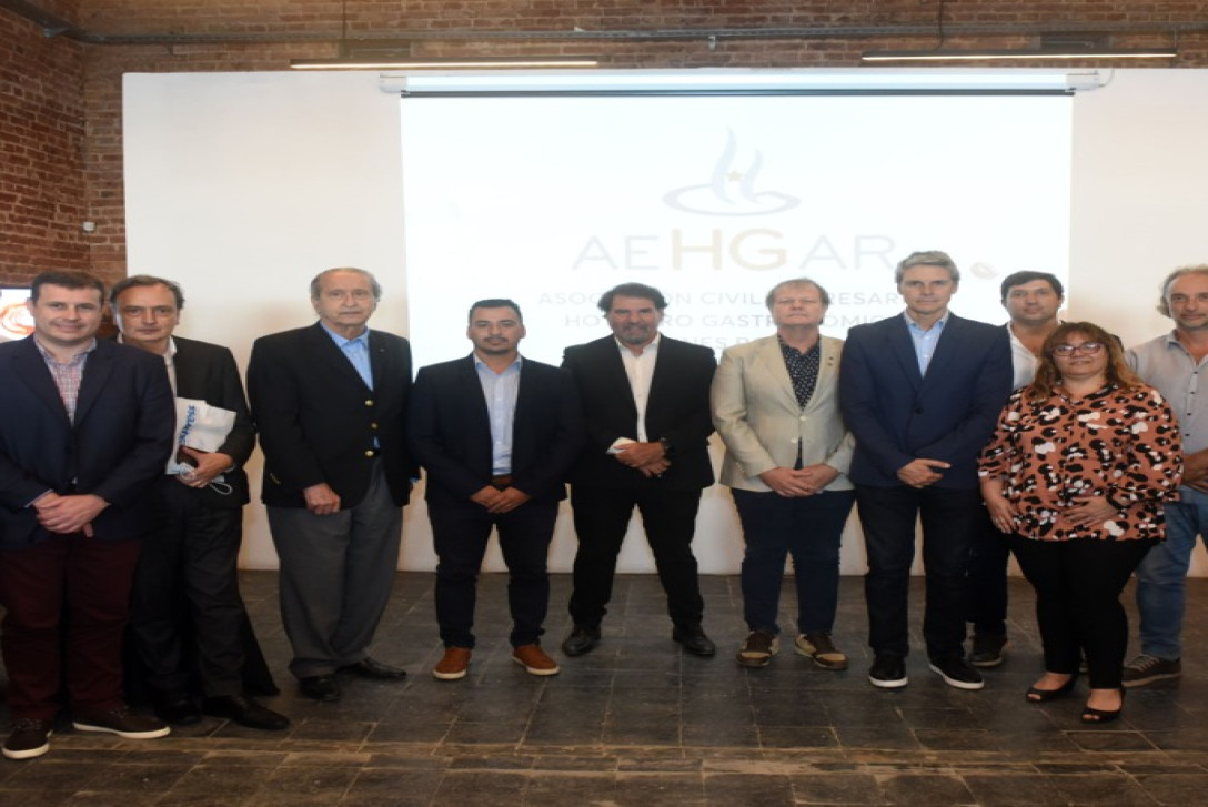 Imagen de Desayuno Panorama Hotelero Gastron&oacute;mico de AEHGAR 2022