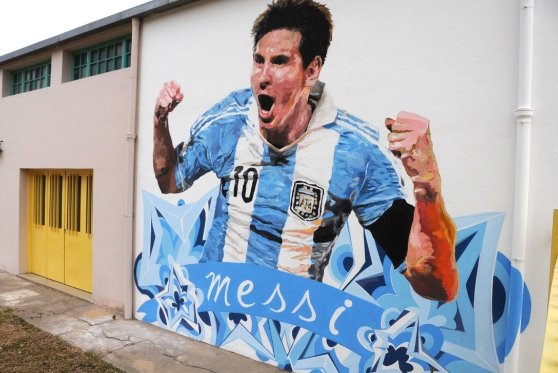 Conocé el mural a Lionel Messi en el circuito turístico dedicado al mejor jugador del mundo.