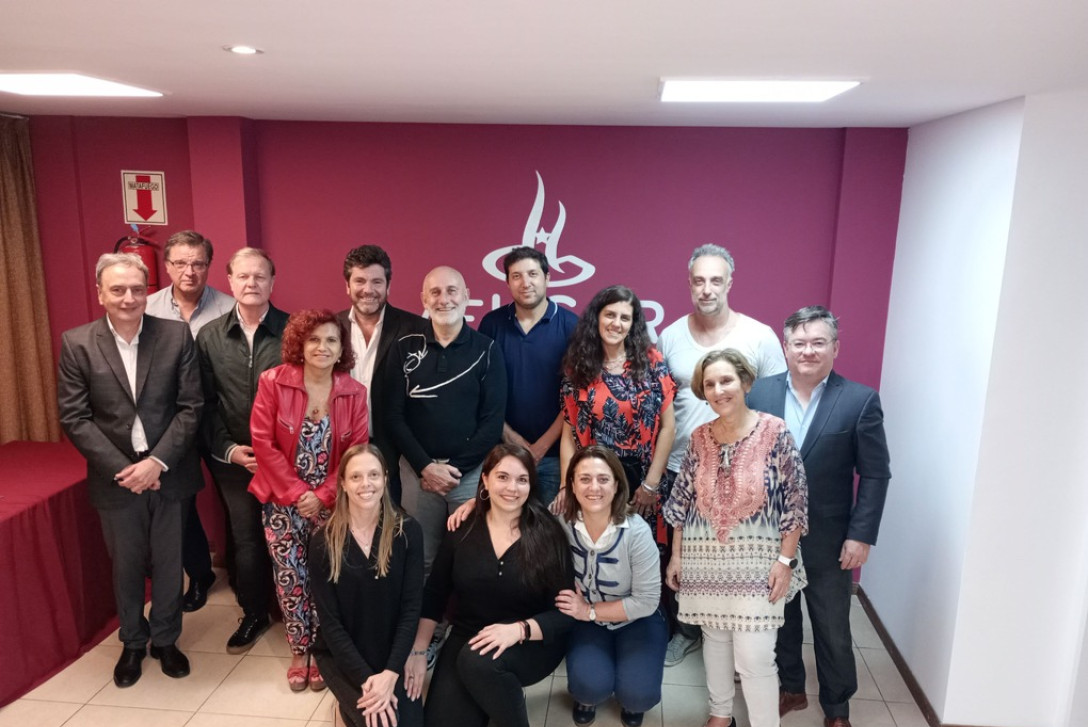La reuni&oacute;n se llev&oacute; a cabo en la sede de AEHGAR